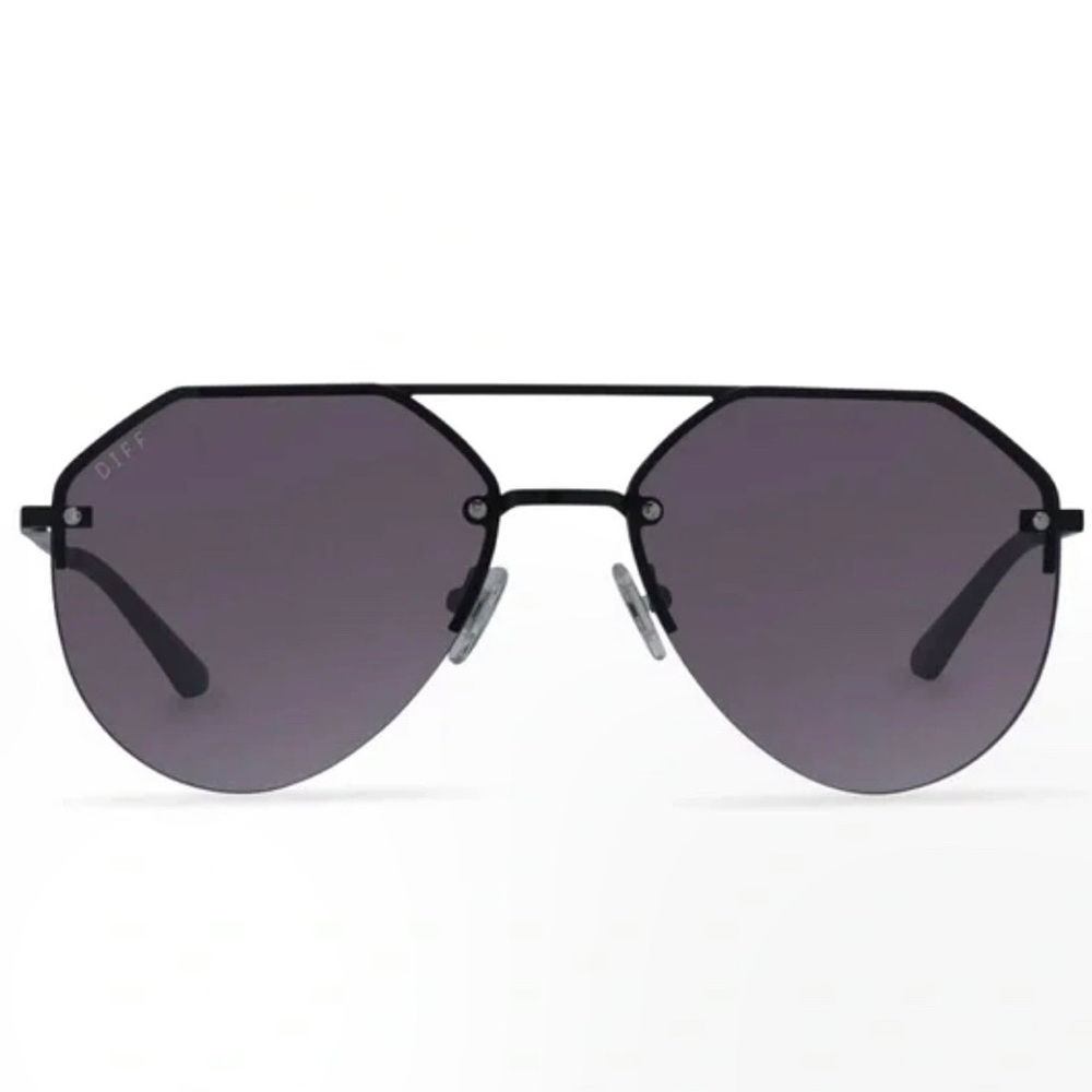 DIFF La Jefa Sunglasses Aviator Black Frame Grey Gradient Lens Robin Arzon
